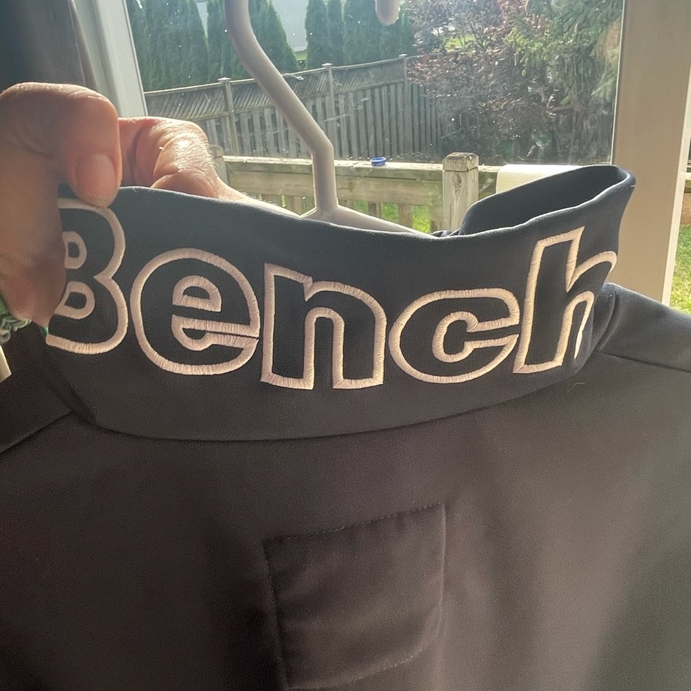 BENCH NAME BRAND ACTIVE TOP